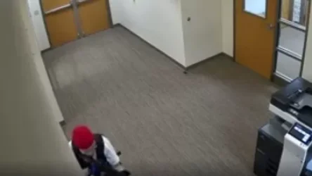 ՏԵՍԱՆՅՈՒԹ․ Ինչպես է տրանսգենդեր կինը զինված ներխուժում քրիստոնեական դպրոց