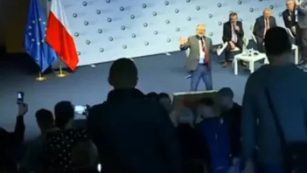 ՏԵՍԱՆՅՈՒԹ․ «Հուդա». լեհ ֆերմերները ձվեր են նետել գյուղնախարարության նախարարի վրա