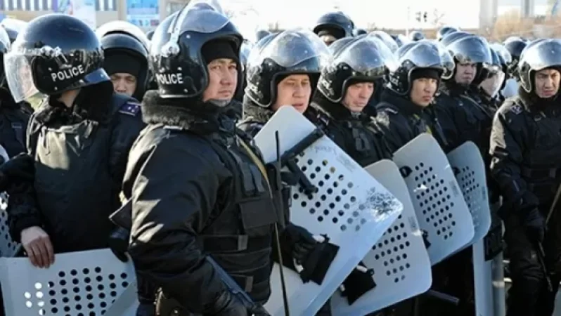 Police in Kazakhstan Also Start Firing at Protesters