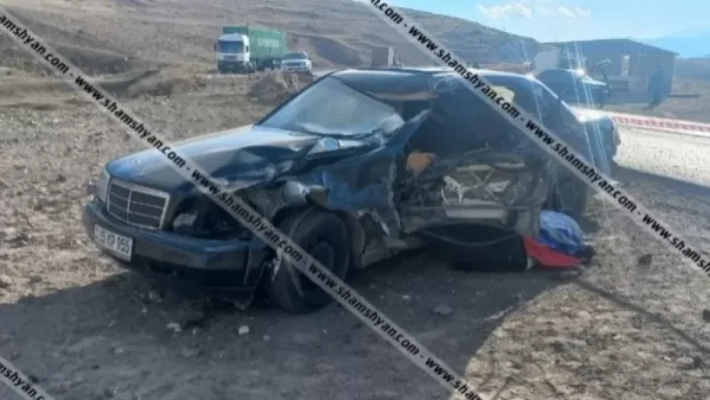 Tragic Car Accident: Husband Dies on Scene, Doctors Fight for Pregnant Wife's Life