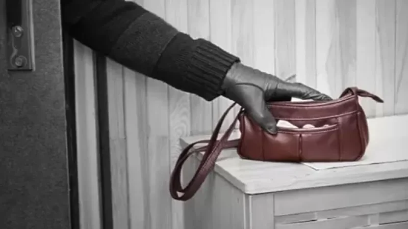 Կինը տնից գումար է գողացել և բեմականացում սարքել, իբր գողեր են մտել