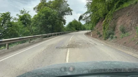 ՏԵՍԱՆՅՈՒԹ. Դիլիջան–Իջևան ճանապարհի ամեն կիլոմետրին փոս է, ո՞վ է զբաղվելու դրանով. վարչապետ