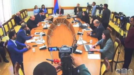 Քաշքշուկ՝ Ազգային ժողովում. պատգամավորները հարվածել են իրար