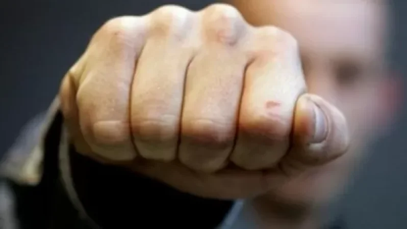 Փարպեցի փողոցում քաղաքացուն ծեծել են, հափշտակել պայուսակը