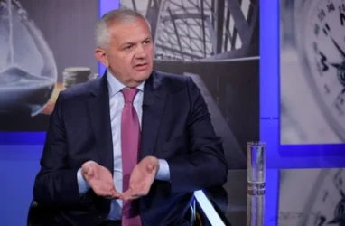 Սլաքներն ուղղված են դեպի Վեհափառ Հայրապետ․ Ասլանյան