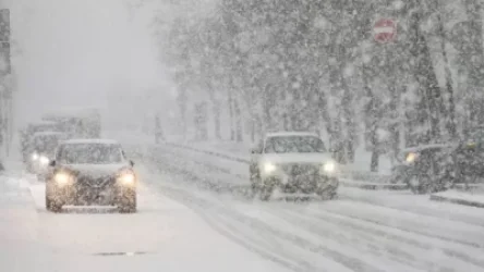 Որոշ ճանապարհների ձյուն է տեղում