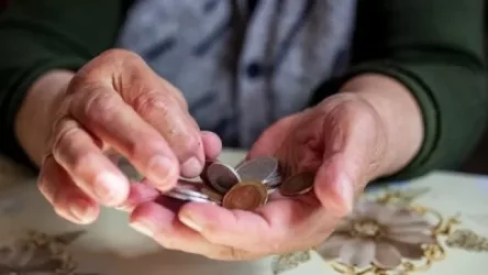 Կենսաթոշակների և նպաստների մասին