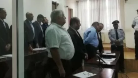 Քոչարյանն ու մնացածը ոտքի կանգնեցին ի նշան բողոքի