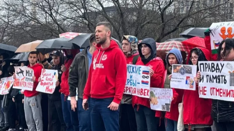 Մոսկվայում հազարավոր ցուցարարներ հավաքվել են ԱՄՆ դեսպանատան մոտ