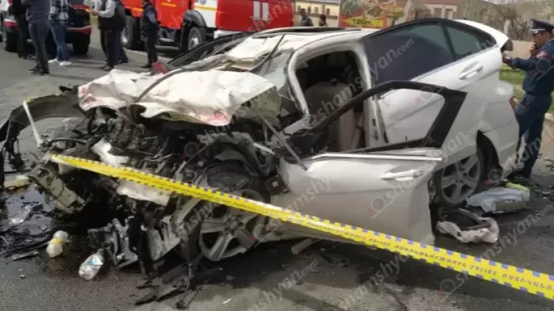 Tragic Accident in Aragatsotn: 1 Dead, 1 Injured in Collision Between Mercedes and Truck