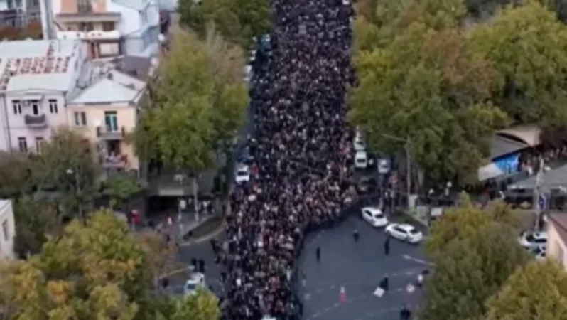 Ֆրանսիայի հրապարակից մեկնարկեց երթը