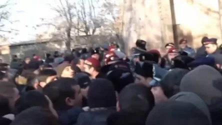 ՏԵՍԱՆՅՈՒԹ․ Փարաքարում իրավիճակը լարված է. մեծաթիվ ոստիկանական ուժեր են կուտակվել