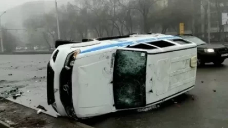 ՏԵՍԱՆՅՈՒԹ. Ղազախստանի փողոցներում ջարդված ոստիկանական մեքենաներ են