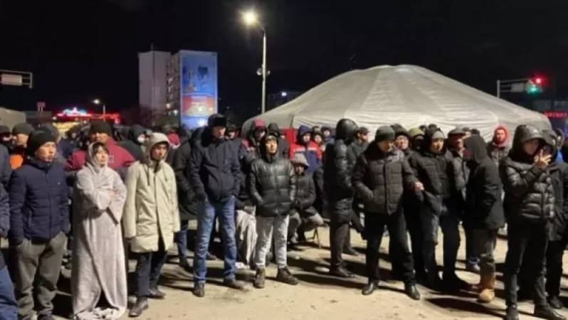 Բնակիչները օգնում են ոստիկաններին պաշտպանել պետական կարևոր կառույցները. Ղազախստան