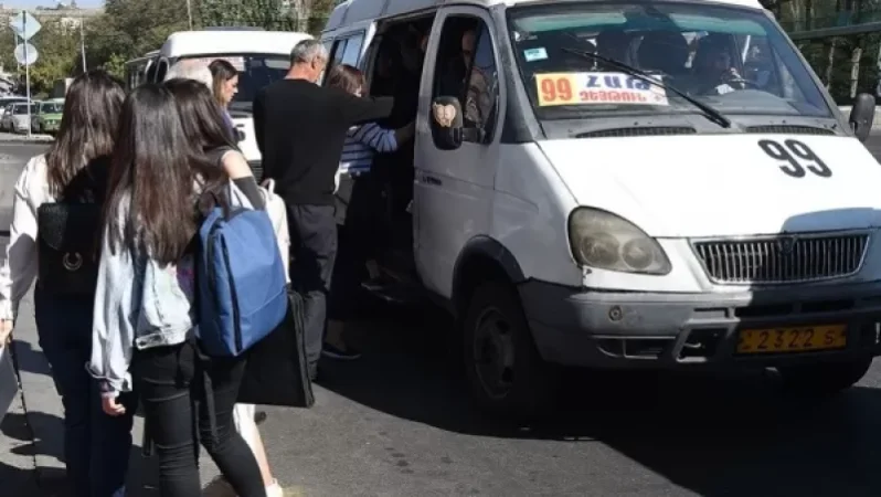 «Փաստորեն տրանսպորտի մեջ, որ մարդիկ իրար դեմքի են հազում, էդ հեչ». Անի Խաչատրյան