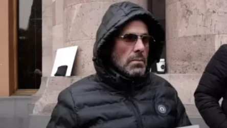 «Գնանք Ալիևին դիմե՞նք, դա էլ կանենք... այս ընթացքում 2 ծնող է մահացել՝ չտեսնելով իրենց երեխեքին». բողոքի ակցիա` կառավարության շենքի դիմաց