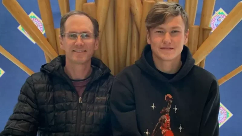 3 շաբաթ անց Չակ Մորիսն ու նրա որդին մահացած են հայտնաբերվել