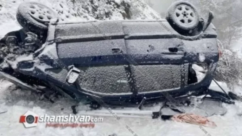 Մեքենան գլխիվայր հայտնվել է ձորում․ ավտովթար՝ Սյունիքի մարզում