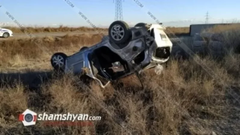 Opel Astra-ն դուրս է եկել երթևեկելի գոտուց, գլխիվայր հայտնվել դաշտում. կա 4 վիրավոր