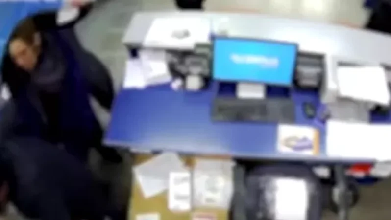 Տղամարդը «Հայփոստի» բաժանմունքում հարվածներ է հացրել հղի կնոջը և հայհոյել նրան