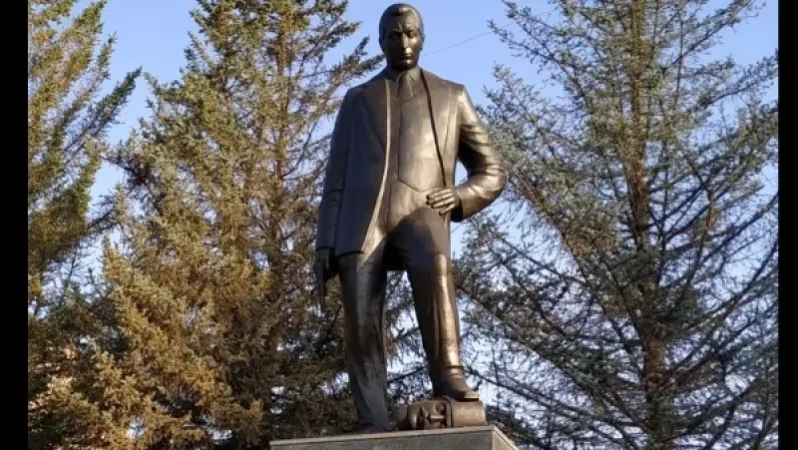 Ով է ուզում ապամոնտաժել Սողոմոն Թեհլերյանի արձանը