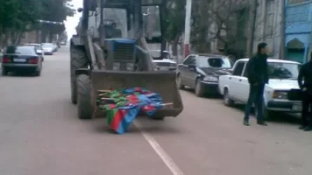 ԼՈՒՍԱՆԿԱՐՆԵՐ. Ադրբեջանում  դրոշները աղբի տոպրակներ են դարձել