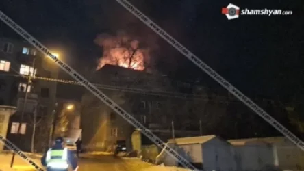 Խոշոր հրդեհ Երևանի բնակելի շենքի տանիքում,  բնակիչներին տարհանել են