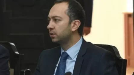 Քիչ առաջ խորհրդարանի մուտքի մոտ տեղի ունեցած սադրանքի հեղինակը բերման է ենթարկվել