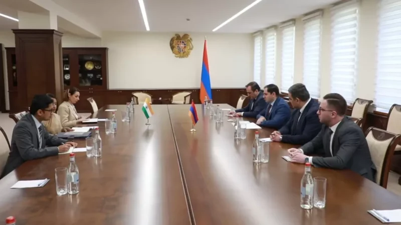 Պապիկյանն ու Հնդկաստանի դեսպանը հանդիպել են