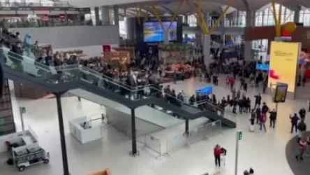 ՏԵՍԱՆՅՈՒԹ. Սկանդալ Ստամբուլի օդանավակայանում 1000-ավոր տուրիստներ բողոքի ակցիա են արել