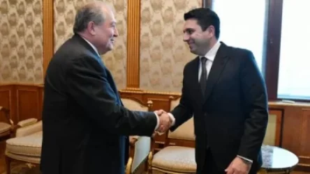 Սարգսյանն ու  Ալեն Սիմոնյանը հանդիպել են, որի հաջորդ օրը նախագահը մեկնել է երկրից ու չի վերադարձել. ԱԺ-ից մեկնաբանում են