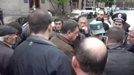 ՏԵՍԱՆՅՈՒԹ. Ավտոները հանում ենք, մի ժամից պատասխան չեղավ` էլի փակելու ենք