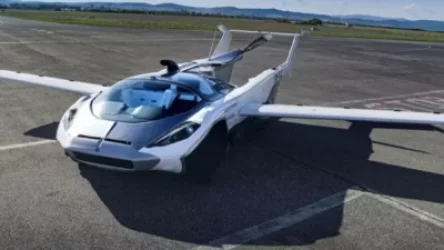 ՏԵՍԱՆՅՈՒԹ. Առաջին թռչող մեքենան՝ AirCar-ը, ստացել է թռիչքներ անելու վկայական