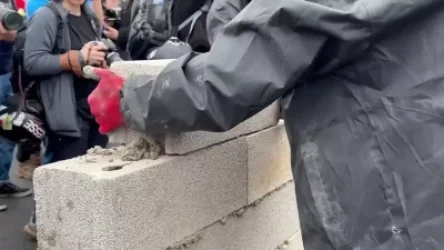 ՏԵՍԱՆՅՈՒԹ․ Ֆրանսիայում ցուցարարները բետոնե բլոկներով փակում են մայրուղին