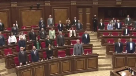 ՏԵՍԱՆՅՈՒԹ. ԱԺ նիստը մեկնարկել է մեկ րոպե լռությամբ