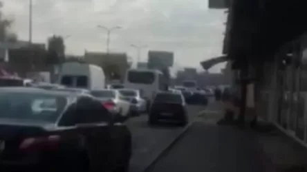 ՏԵՍԱՆՅՈՒԹ. Ոստիկանները կանգնեցնում են Էջմիածնից Երևան  եկող մեքենաները. ՃՈ-ից պարզաբնում են