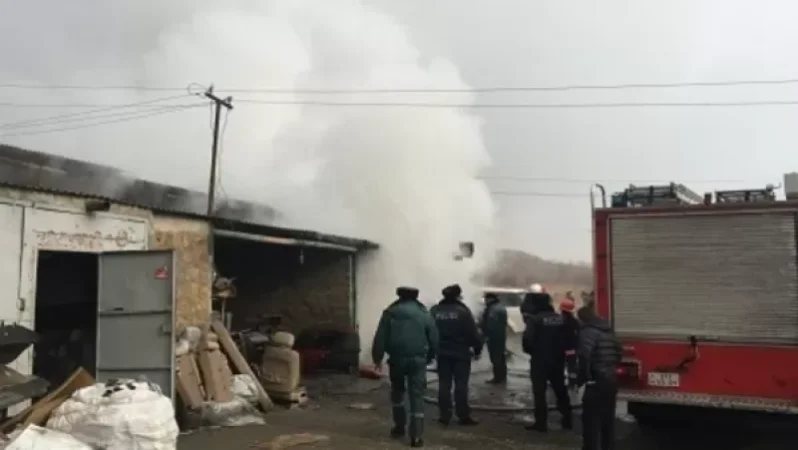 Խոշոր հրդեհ` Երևանում. ավտոմեքենան վերածվել է մոխրակույտի