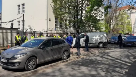 ՏԵՍԱՆՅՈՒԹ. Վարշավայում ուժայինները ներխուժել են ՌԴ դեսպանատանը կից դպրոցի շենք