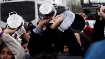 Կաթսաներով ու թավաներով բողոքի ակցիա՝ Թուրքիայում