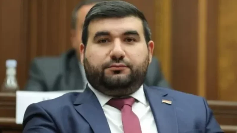 Հիմա նորից հետ գնացեք ու լսեք Հայկ Մարությանի հոգեցունց ելույթը՝ հեղափոխական արժեքների ու աշխատավարձերի մասին. Վահագն Ալեքսանյան