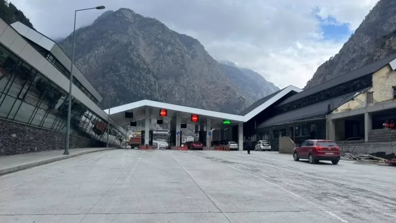 Վրաստանը 1 ամսով փակել է «Կազբեկի» անցակետի ելքերը թեթև մարդատար ավտոմեքենաների համար