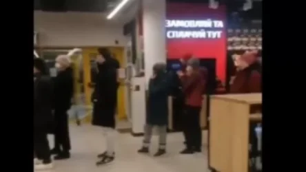Մարդիկ պատսպարվում են Կիևի մետրոյի կայարաններում, խանութների և բանկոմատների մոտ հերթեր են