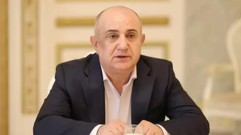 Սամվել Բաբայանը որոշել է չնահանջել․ «Հրապարակ»