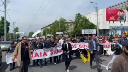 ՏԵՍԱՆՅՈՒԹ․ Քիշնևում ցուցարարները դեպի խորհրդարանի շենք են շարժվել․ բողոքի ակցիա