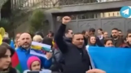 ՏԵՍԱՆՅՈՒԹ. «Պուտինը գող է», «Պուտինը մարդասպան է». բողոքի ակցիա Ադրբեջանում