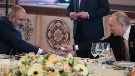 Պուտինը Փաշինյանին օգնել է «ալկոգելով» ցողել ձեռքերը
