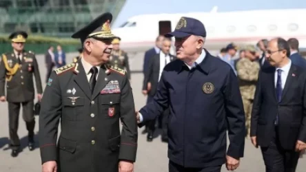 Ադրբեջանի պաշտպանության նախարարը մեկնել է Թուրքիա