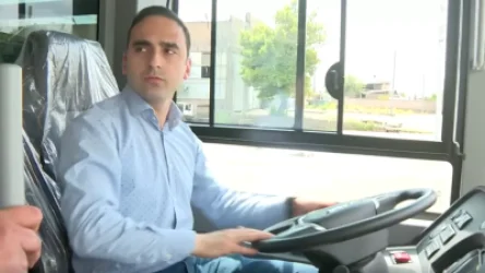 ՏԵՍԱՆՅՈՒԹ. Տիգրան Ավինյանը վարում է նոր տրոլեյբուսը. դրանցից 4-ն արդեն Երևանում են