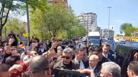 ՏԵՍԱՆՅՈՒԹ. Ընտրատեղամաս ժամանած Քըլըչդարօղլուին ծափերով են դիմավորել