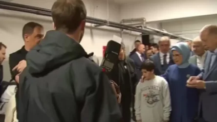 ՏԵՍԱՆՅՈՒԹ․ Էրդողանը երեխաներին գումար է բաժանել հենց ընտրատեղամասում